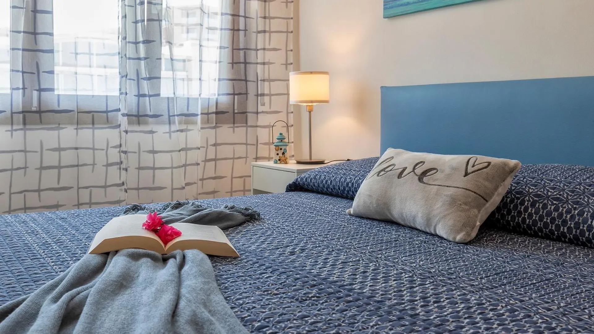 Apartment Valencia Penthouse With Spectacular Beachfront Terraces Wifi, Air Conditioning, Close To Beaches Alghero